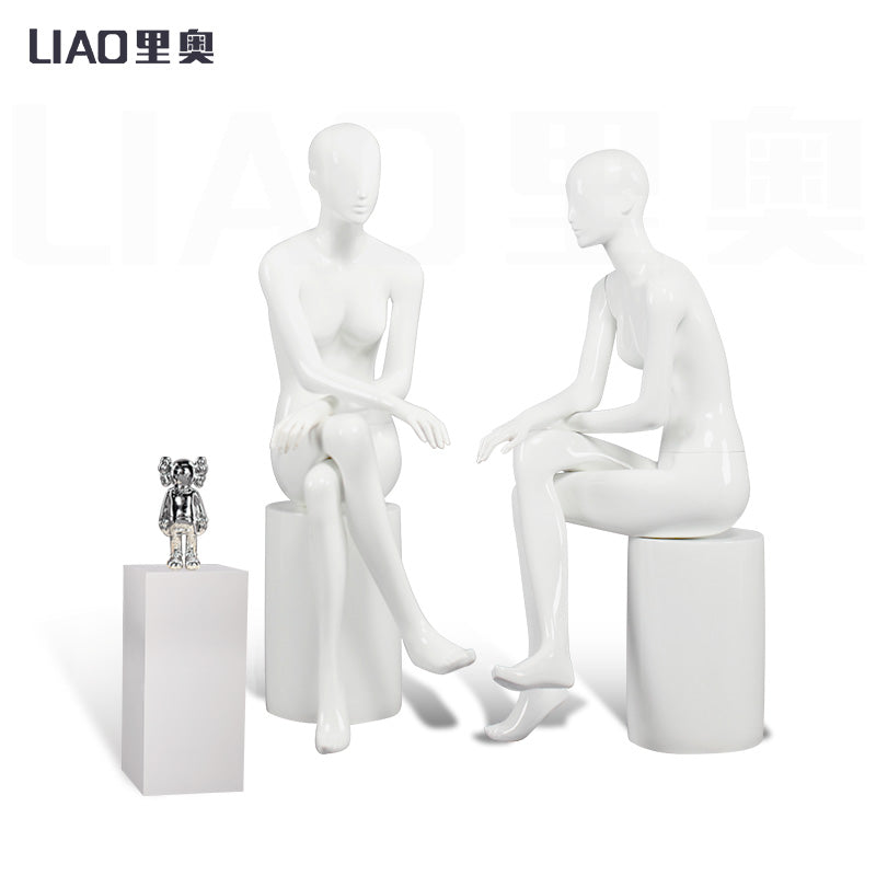 Customize Female Sitting Mannequins Fiberglass Full Body Female Mannequin Boutique Fashion Window Display